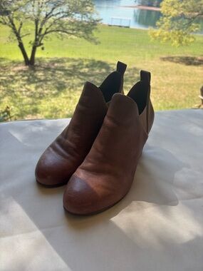 Aerosoles brown short heeled boot